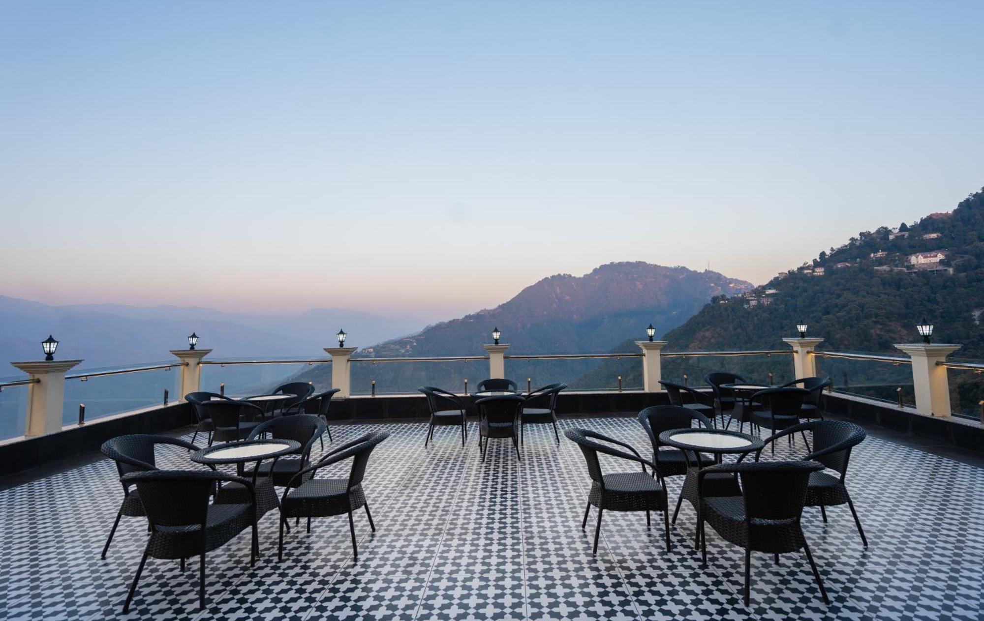 Trideus Mountain Club & Resort, Mussoorie Eksteriør bilde